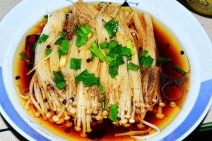 饭店配方专家团队秒杀√钟磊琪油焖金针菇~（金针菇烹饪配方）