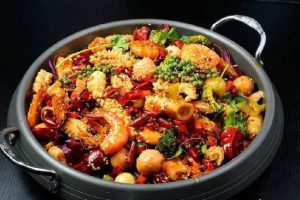 舌品天下麻辣香锅~（麻辣香锅美食家）