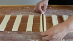 舌品天下油条制作教程~（天下美食油条制作方法）