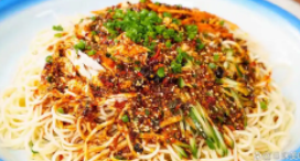 鸡丝凉面技术~（凉面鸡丝制作）